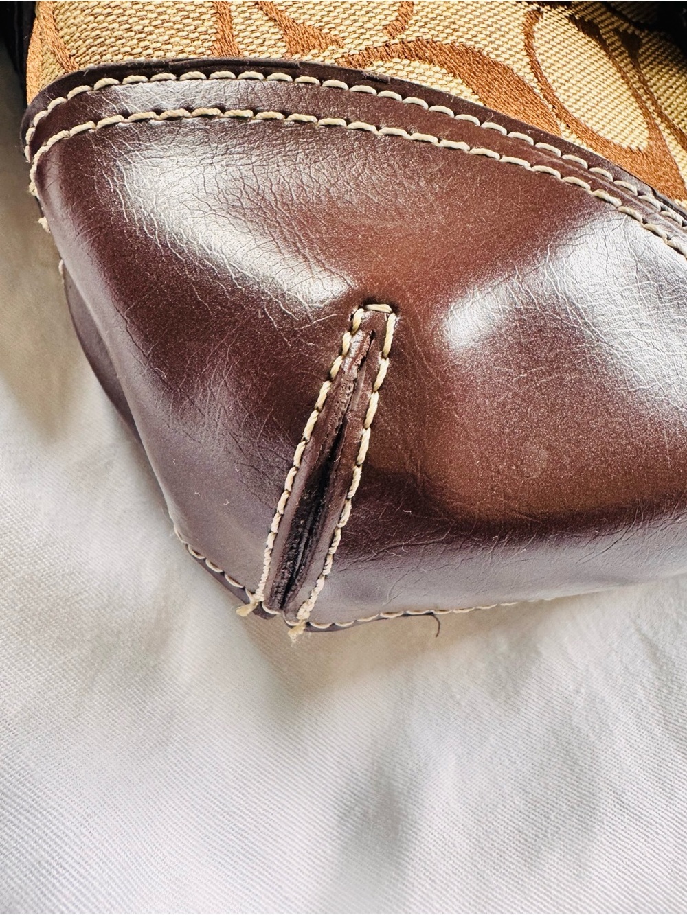 Vintage Coach Brown Signature Jacquard Shoulder Bag with Gold Buckle - Picture 6 of 8